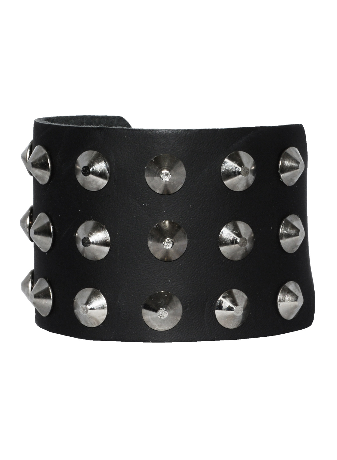 3-rivinen Con Studs -nastainen nahkaranneke